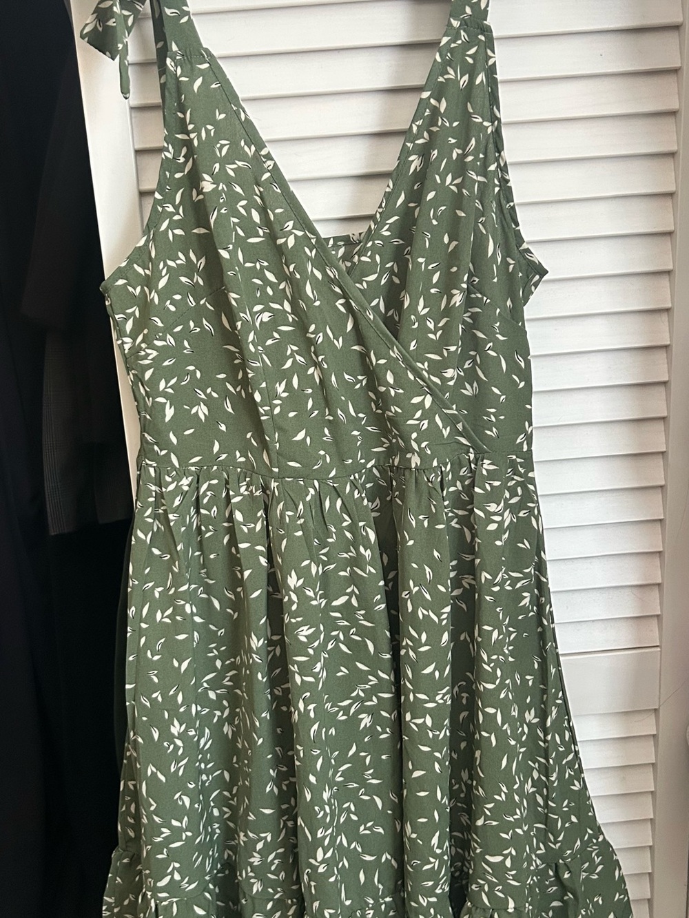 Green Leaf-Print V-Neck Sundress
